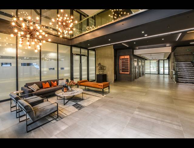 581M² OFFICE TO LET IN VORNA VALLEY